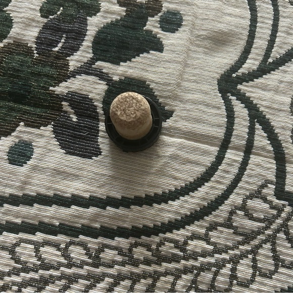 Hennessy Very Special Cognac Empty Bottle - Picture 7 of 9